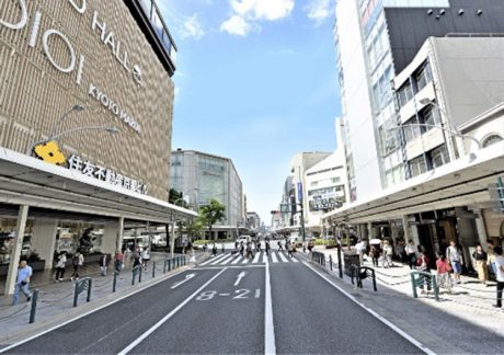 歩道拡幅された四条通（提供;四条繁栄会商店街振興組合）