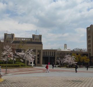 立命館大学びわこ・くさつキャンパスの春