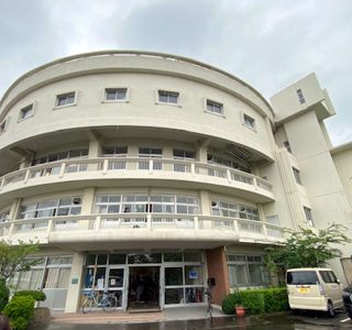 最近、見学をスタートした円形校舎