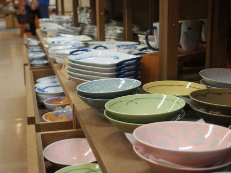 個性豊かな作品が並ぶ(伊万里にて)