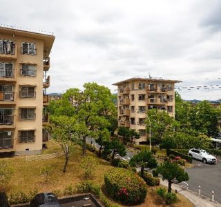 傾斜地をいかしたＵＲ千里青山台団地の景観