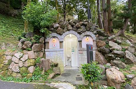円山公園内のトイレ