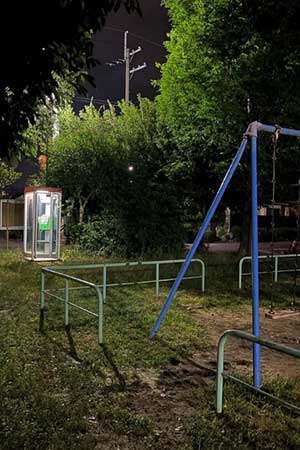 地獄ボックス:遅くまで公園にいると、鬼から電話がかかってくる。(息子談)