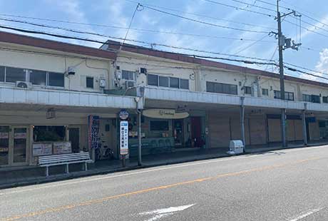 川西市多田グリーンハイツの商店街